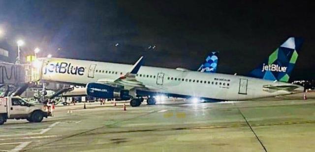 Un avion de JetBlue se retrouve le nez en l'air à New York