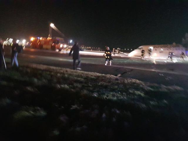 Atterrissage sur le nez d'un avion de LOT Polish Airlines