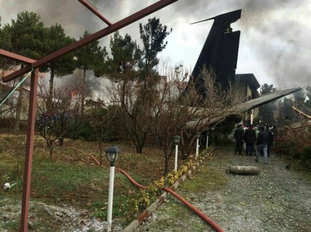 Un Boeing 707-300C de Saha Airlines s'écrase à l'atterrissage