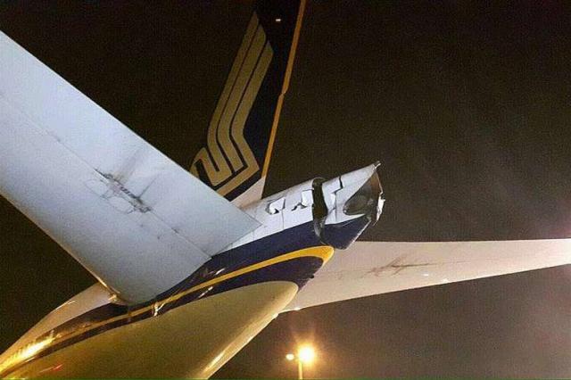 Deux avions de Singapore Airlines se heurtent aux parkings