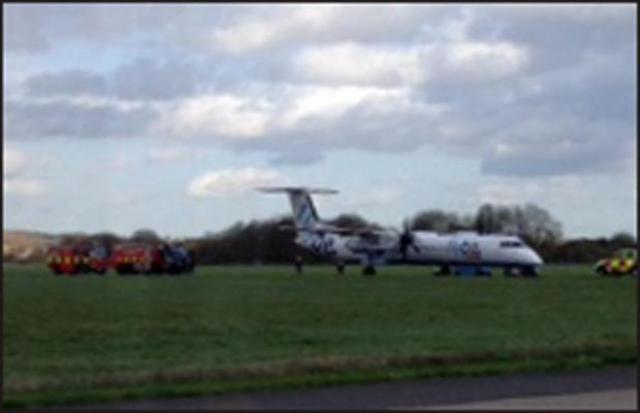 Dégagement de fumée sur le train d'un avion de FlyBe