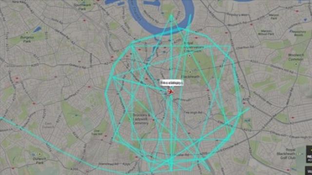 Un mystérieux avion survole Londres et inquiète la ville
