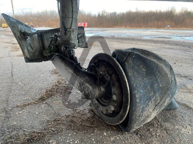 Urgence cause roue brisée d'un avion de Vologda Aviation