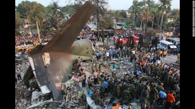 Le pilote de l'Hercules C130 indonésien faisait demi-tour