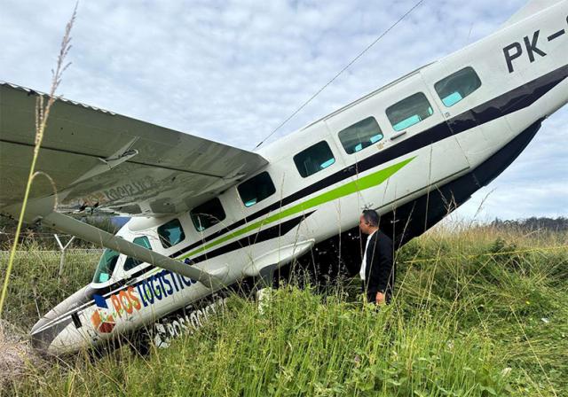Un avion de Smart Air sort de piste à l'atterrissage en Indonésie
