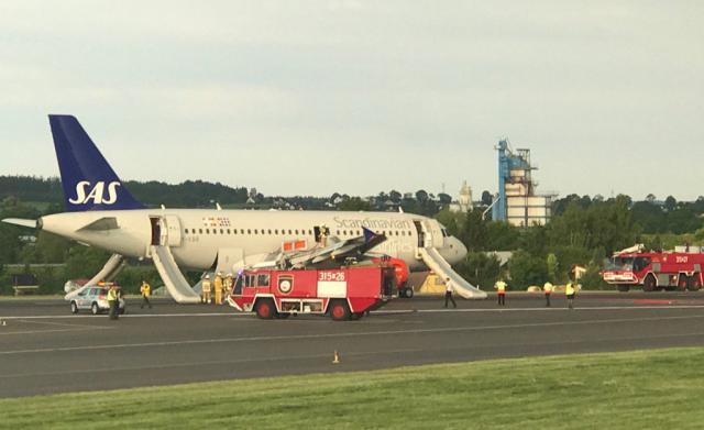 Retour et évacuation cause fumée d'un avion de SAS