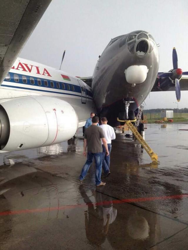 Deux avions se heurtent à Minsk à cause de la tempête