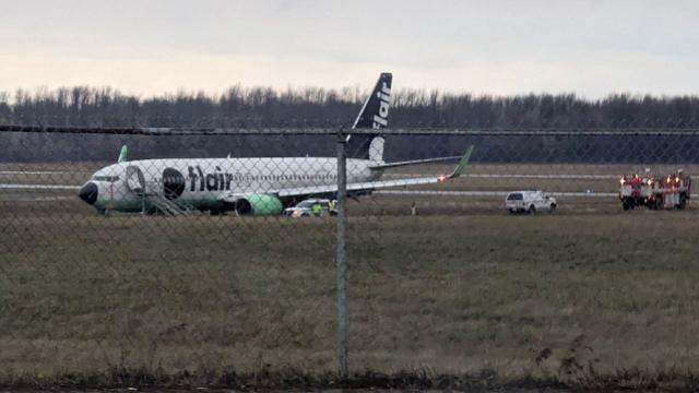 Sortie de piste à l'atterrissage d'un avion de Flair Airlines