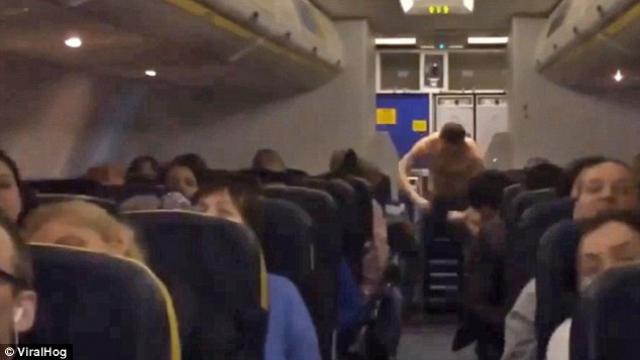 Déroutement cause strip-tease passager d'un avion de Ryanair