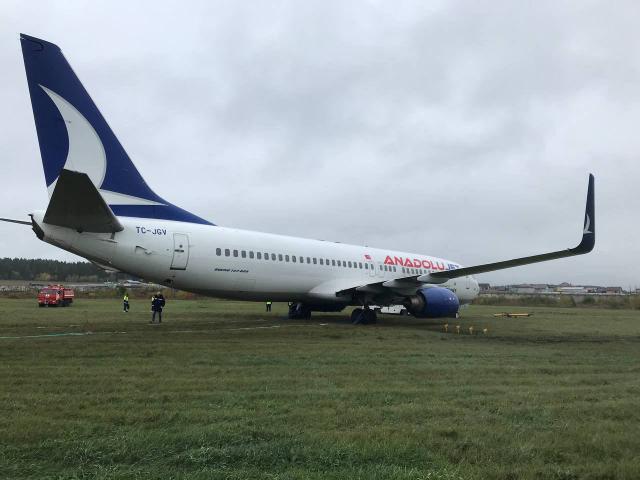 Sortie de piste à l'atterrissage d'un avion de AnadoluJet