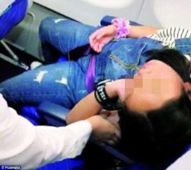 Ils oublient leur fille dans un avion de China Southern