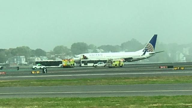 Urgence cause pneu éclaté d'un avion de United Airlines