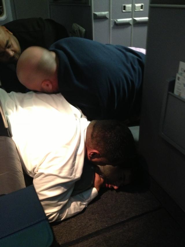 Retour cause passager incontrôlable d'un avion de United