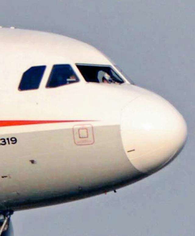 Dépressurisation cause perte de pare-brise d'un avion de Sichuan
