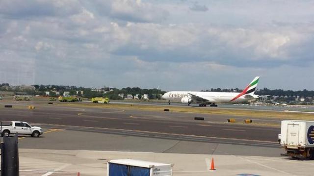 Feu moteur à l'atterrissage d'un avion de Emirates