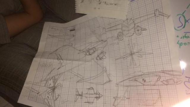 Fin saoul, il dessine un nouveau modèle d'avion dans la nuit