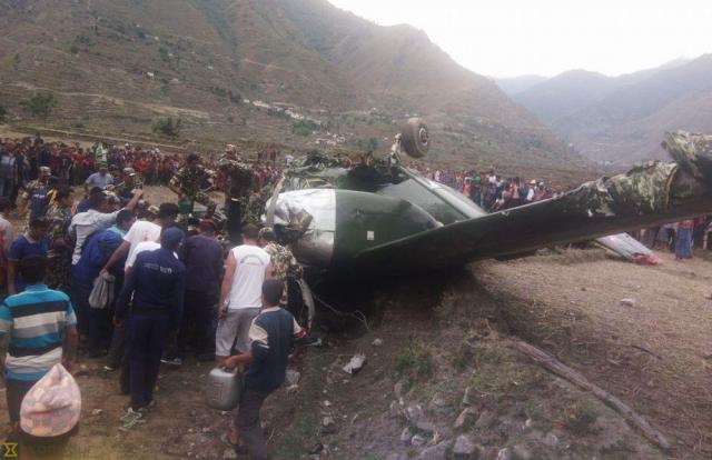 Un avion de l'armée népalaise se crashe à l'atterrissage