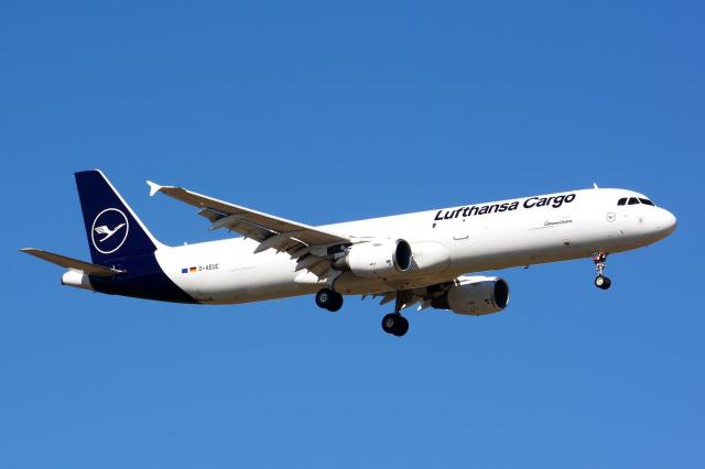 Fissures découvertes sur deux avions de Lufthansa Cargo
