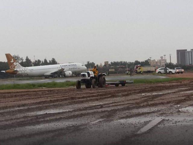 Sortie de piste au poser d'un avion de Cham Wings Airlines