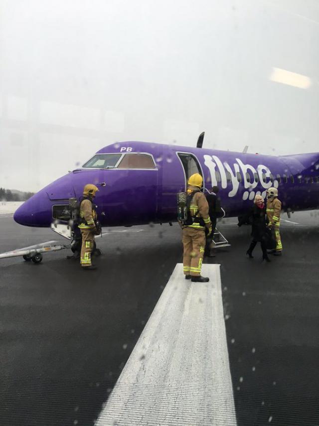 Demi-tour cause batterie en surchauffe d'un avion de FlyBe