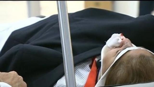 Un avion de United et de Alaska se heurtent de l'aile