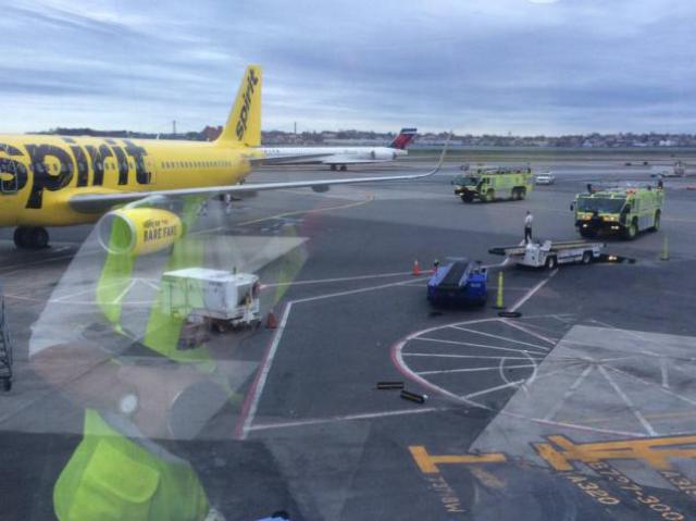 Évacuation cause fumée d'un avion de Spirit Airlines