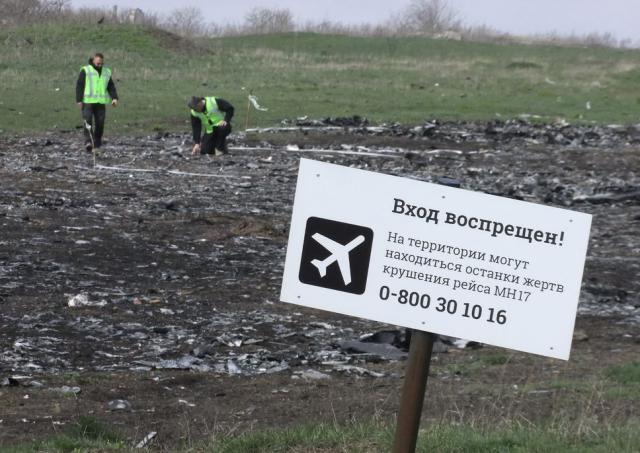 MH17: Des morceaux de missile Buk trouvés dans les corps