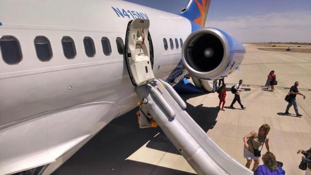 Évacuation au sol cause odeur d'un avion de Allegiant Air