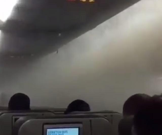 Retour cause fumée en cabine d'un avion de American