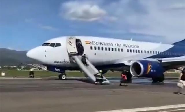 Évacuation au sol cause moteur d'un avion de Boliviana de Aviació