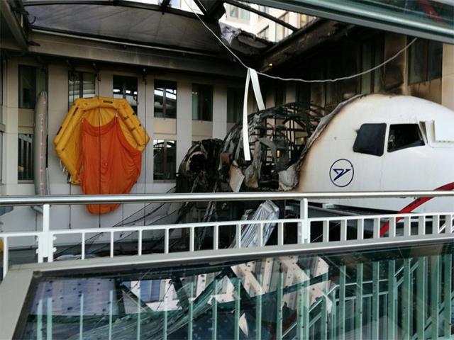 Un simulateur de Condor Airlines détruit par le feu