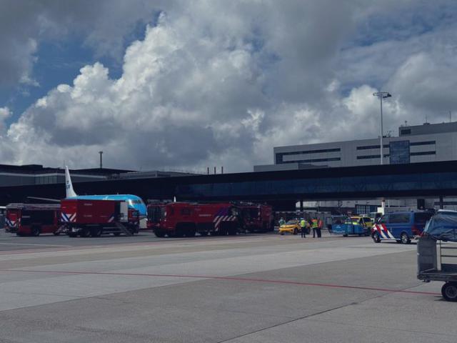 Un technicien de piste aspiré par un réacteur d'un avion de KLM