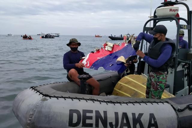 Un avion de Sriwijaya Air se crashe en mer au décollage