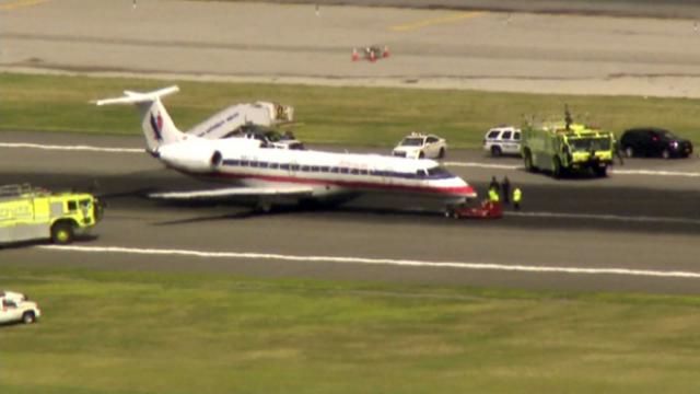 Évacuation cause fumée dans le cockpit d'un avion de Envoy