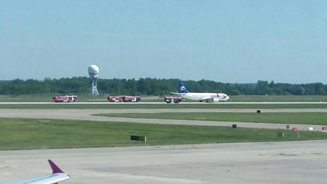 Éclatement de pneu au décollage d'un avion de Travel Service