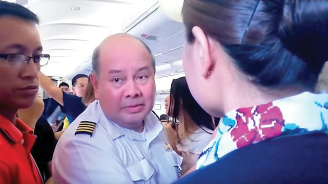 Le pilote d'un avion de Philippines provoque une polémique