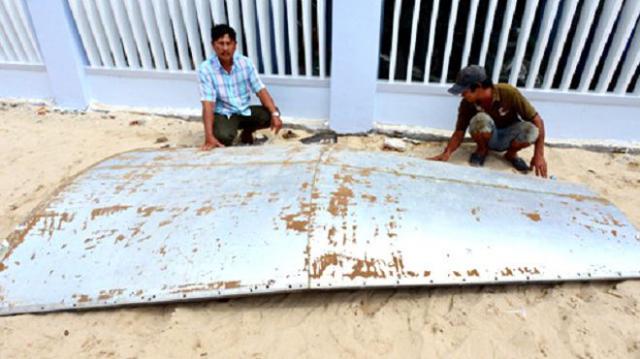 Un pêcheur vietnamien a retrouvé un morceau d'avion en mer