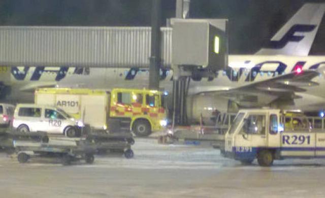 Un avion de Finnair heurte une passerelle à son arrivée