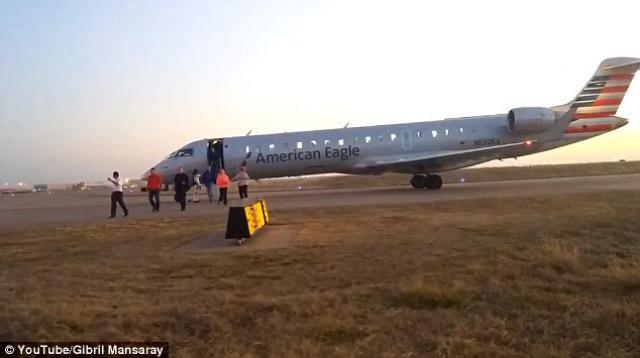 Déroutement et évacuation cause fumée d'un avion de American