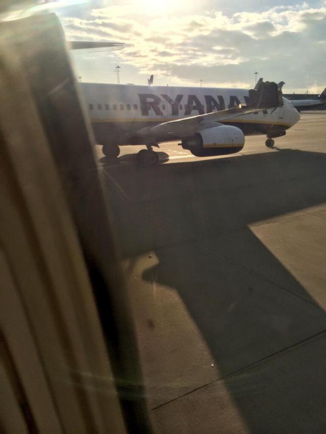 Un avion de Ryanair heurte l'aile d'un autre appareil au sol