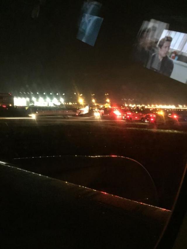 Interruption de décollage cause moteur d'un avion de United