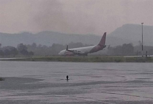 Sortie de piste à l'atterrissage d'un avion de Batik Air