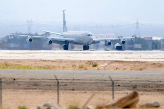 Panne moteur en approche d'un avion de Omega Air