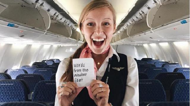 Taylor, l'hôtesse qui laisse des mots gentils aux passagers
