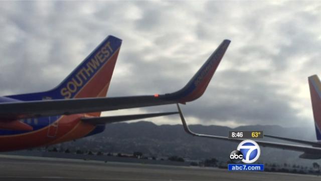 Deux avions de Southwest se heurtent de l'aile aux parkings
