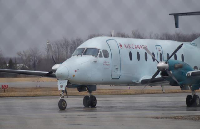 Atterrissage sur un seul moteur d'un avion de Air Canada