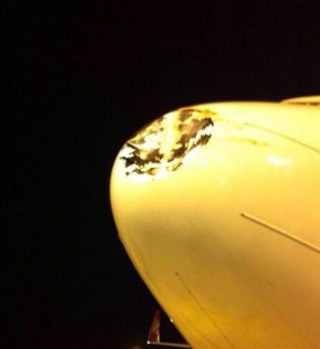 Violent choc aviaire au poser d'un avion de Hainan Airlines