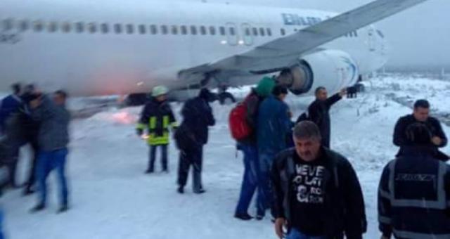 Sortie de piste à l'atterrissage d'un avion de Blue Air
