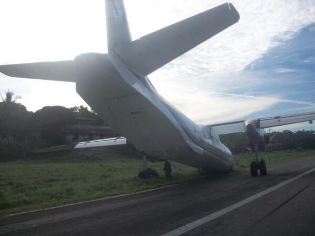 Sortie de piste au poser d'un avion de Aer Caribe