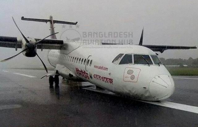 Éclatement de pneu au poser d'un avion de United Airways